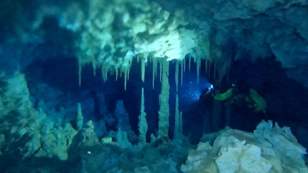 Alt foriantdcavediving-laTainacave-cavediving.jpg