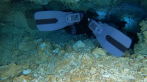 La Taina cave diving
